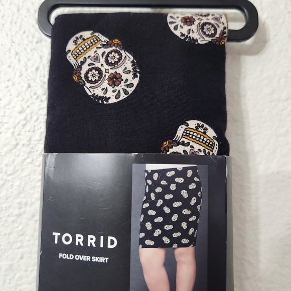 Torrid Black NWT Sugar Skull Fold Over Pencil Skirt 2X Plus Size Stretch - Picture 4 of 8